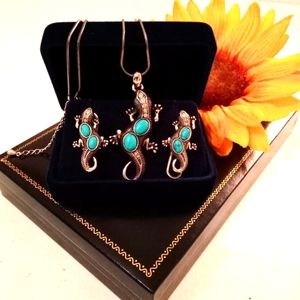 🎁FREE GIFT INCLUDED🎁 NWOT Vintage Turquoise Set: Earrings, Pendant & Chain